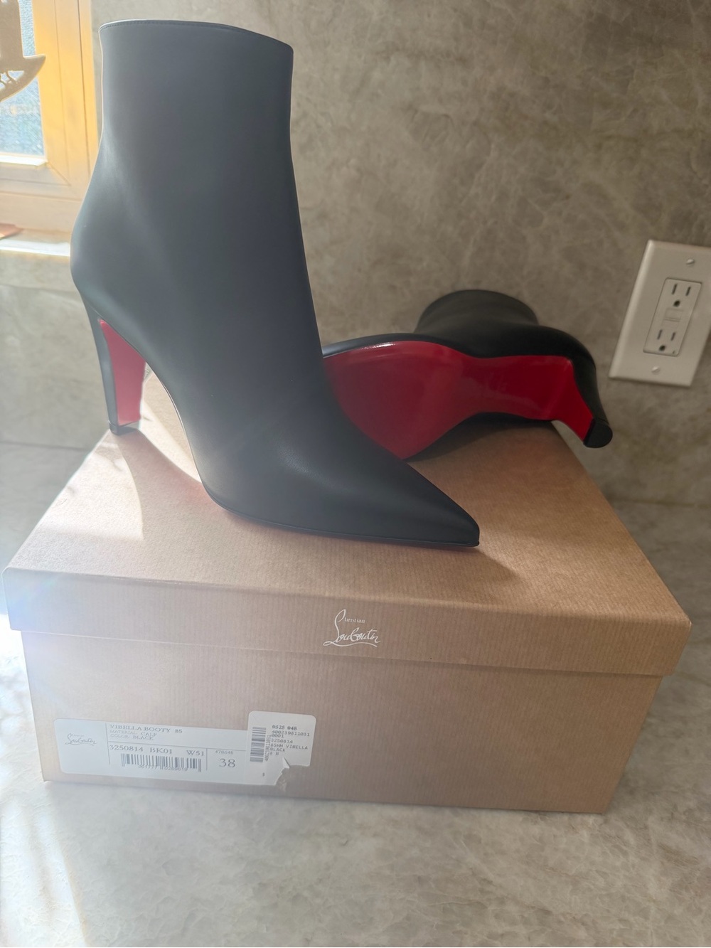 Christian Louboutin Vibella booty 85 - Picture 3 of 11
